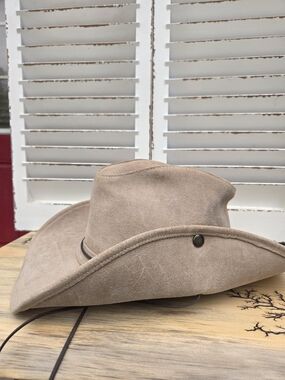 Men's Minnetonka Aussi Leather Suede Hat in Beige Taupe Size S